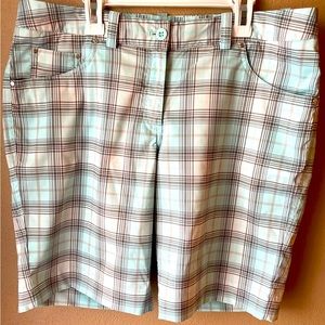 NIKE GOLF Performance Dri-Fit Womens Sz 10 Plaid Bermuda Teal/White/Gray NWOT